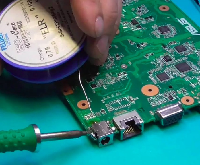 Замена шлейфа матрицы на ноутбуке Замена шлейфа матрицы на ноутбуке Сухаревская метро Москвы